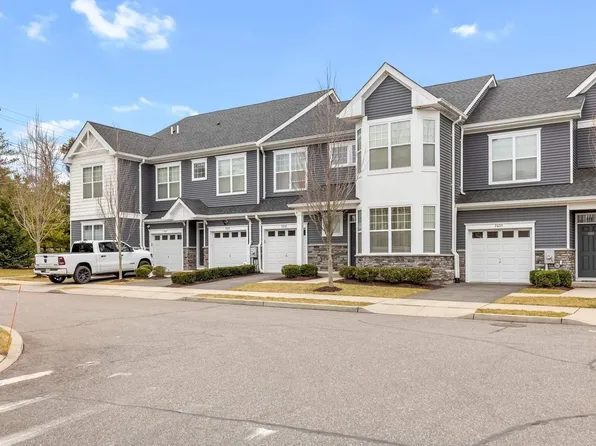 2608 Townhome Way #2608, Huntington Station, NY 11746