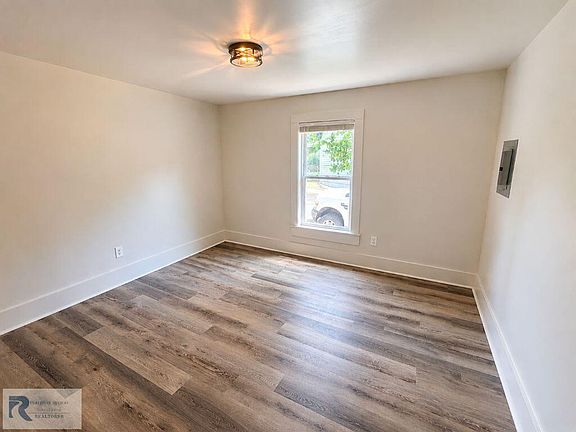 2nd image of 213 Kinzer Ave