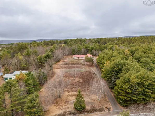 1353 Highway 1, East Kingston, NS B0P 1R0