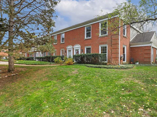 1434 Pebblecreek Dr, Glenview, IL 60025