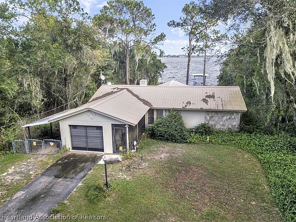 3rd image of 668 Memorial Dr