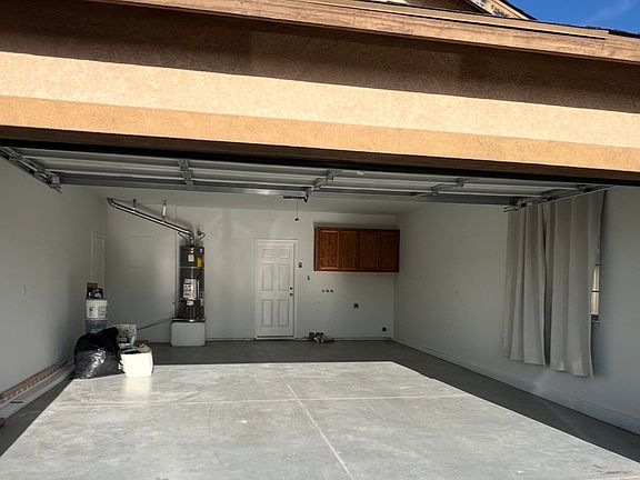 5th image of 5216 Clark St