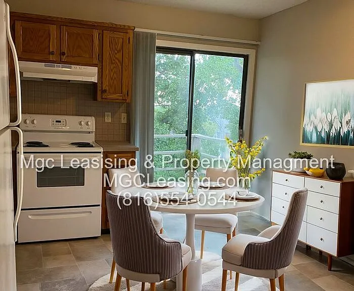 515 Sky Vue Dr #D — Photo 3