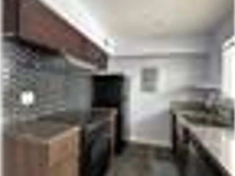 625 N 11th St #C — Photo 13