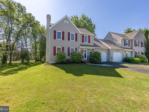 416 Windsor Cir, Exton, PA 19341