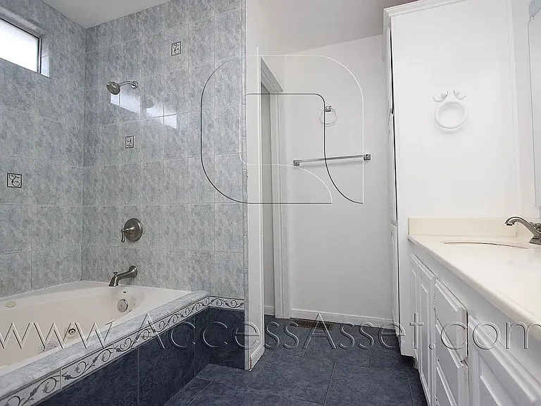 16364 Stevens Ave — Photo 10