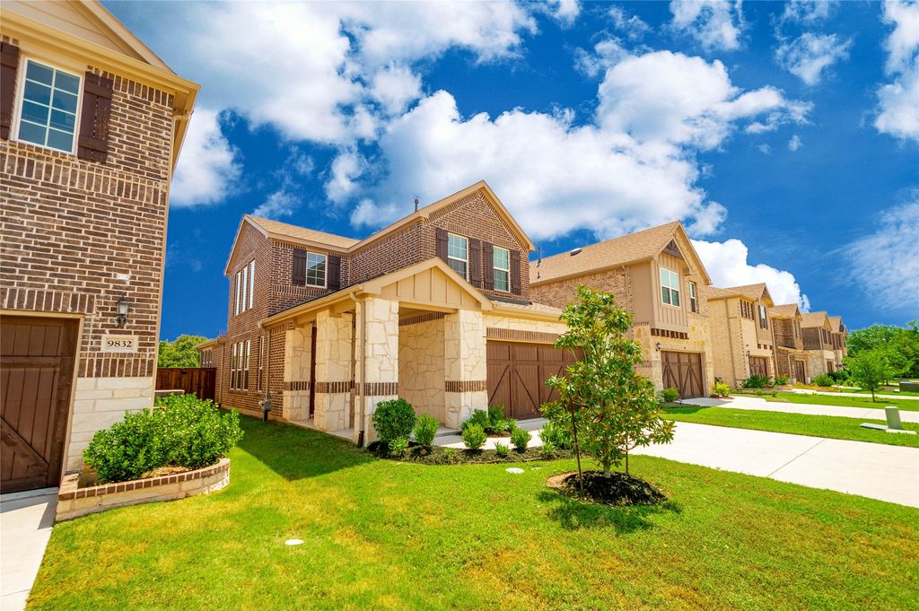 9828 Michael Irvin St, Irving, TX - View 3