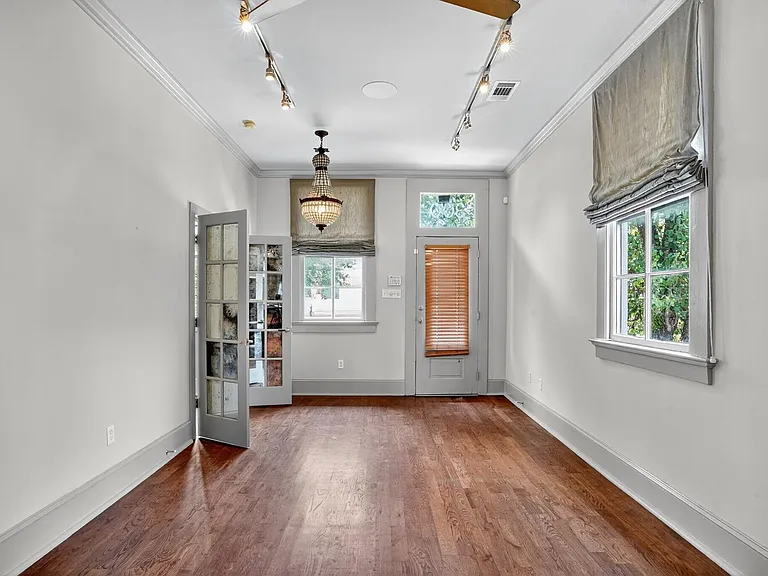 300 Lowerline St — Photo 21
