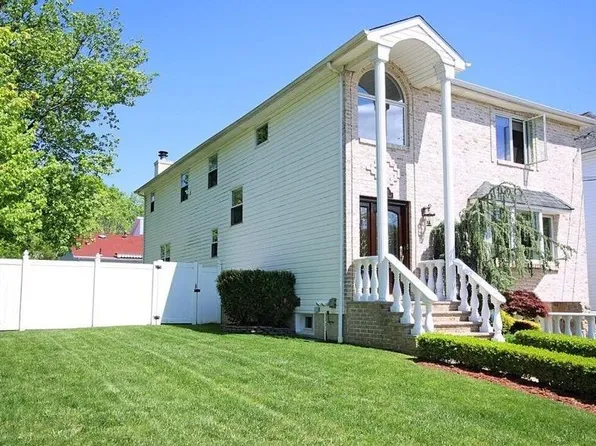 243 Brighton St, Staten Island, NY 10307