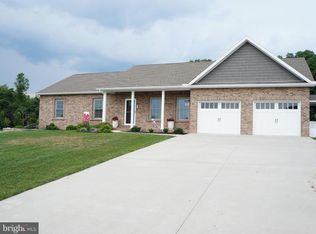 86 Emerald Ln, New Oxford, PA 17350