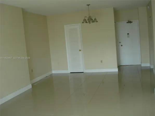 1965 S Ocean Dr APT 10P, Hallandale, FL 33009