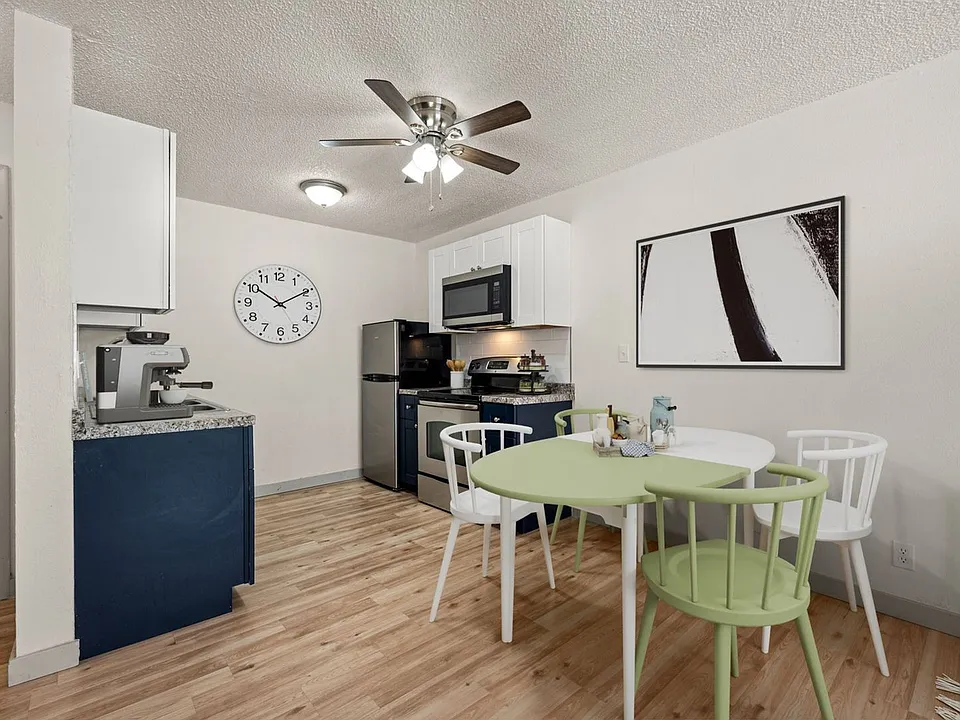 Building Photo 2