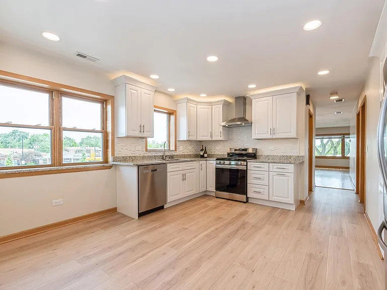 8108 N Oriole Ave #2 — Photo 4