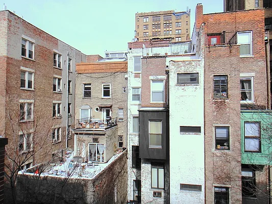 Rented by Balass Ralph, LREB | media 27