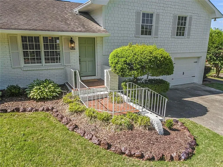 37 Skyview Cir — Photo 3