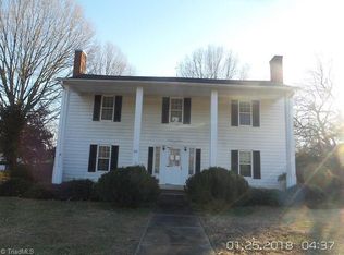 1217 W Main St, Yadkinville, NC 27055