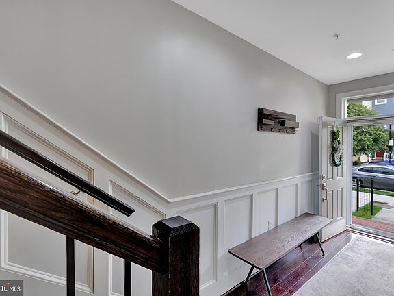 3rd image of 715 Annie Rose Ave