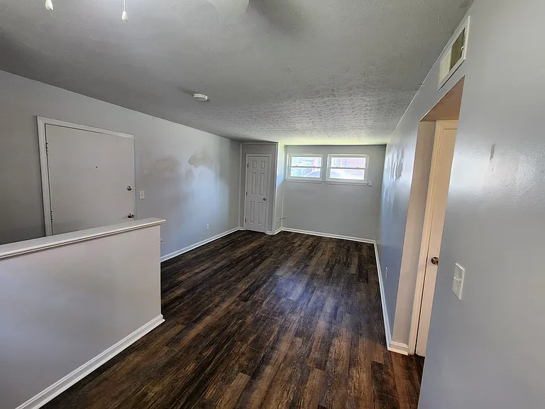 1300 Oakwood Ave #1 — Photo 3