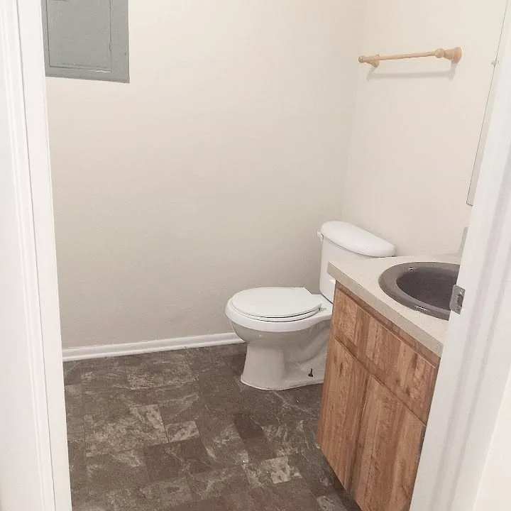 2 bed, 1.5 bath, 1000 sqft, $1,075 — Photo 4