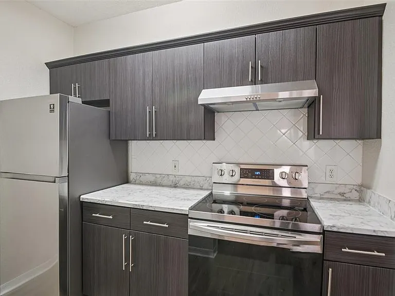 18001 Richmond Place Dr #1213 — Photo 13