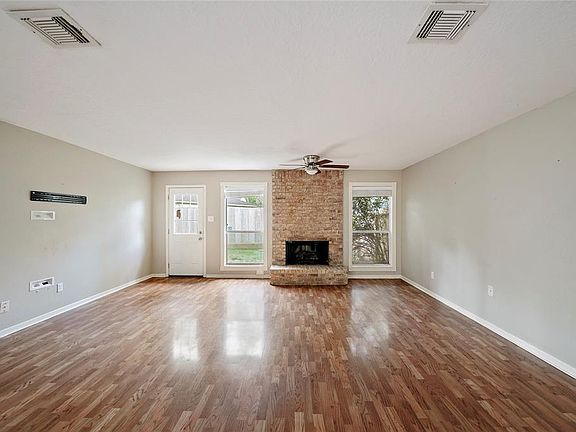 3rd image of 3623 Hill Springs Dr