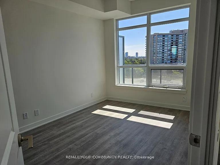 30 Upper Mall Way #509 — Photo 6