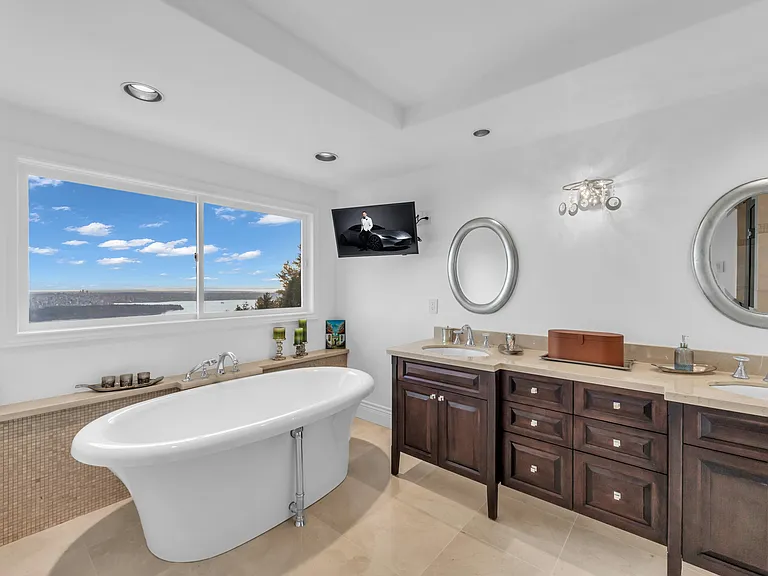 1525 Errigal Pl — Photo 16