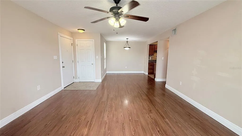 2 bed, 2.0 bath, 1002 sqft, $1,650 — Photo 3