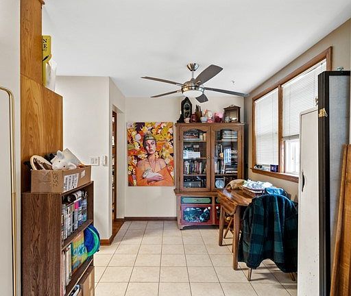 2nd image of 4220 Ingersoll Ave #201