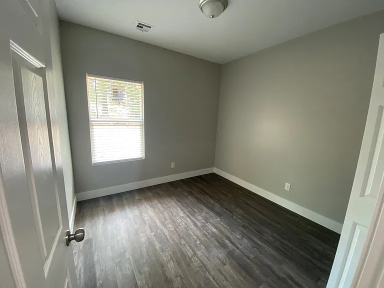 209 Reyer St — Photo 5