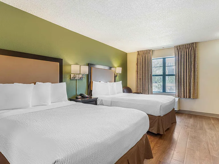 Studio Suite - 2 Full Beds