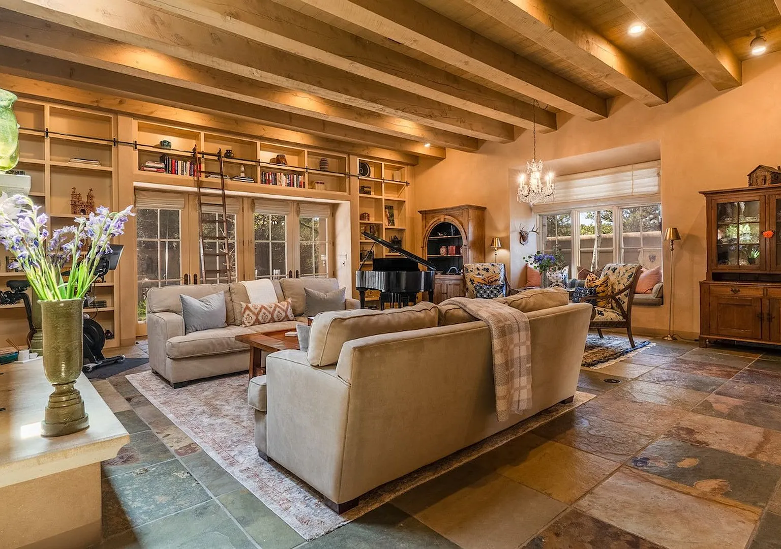 Luxurious Tesuque Retreat — Photo 4