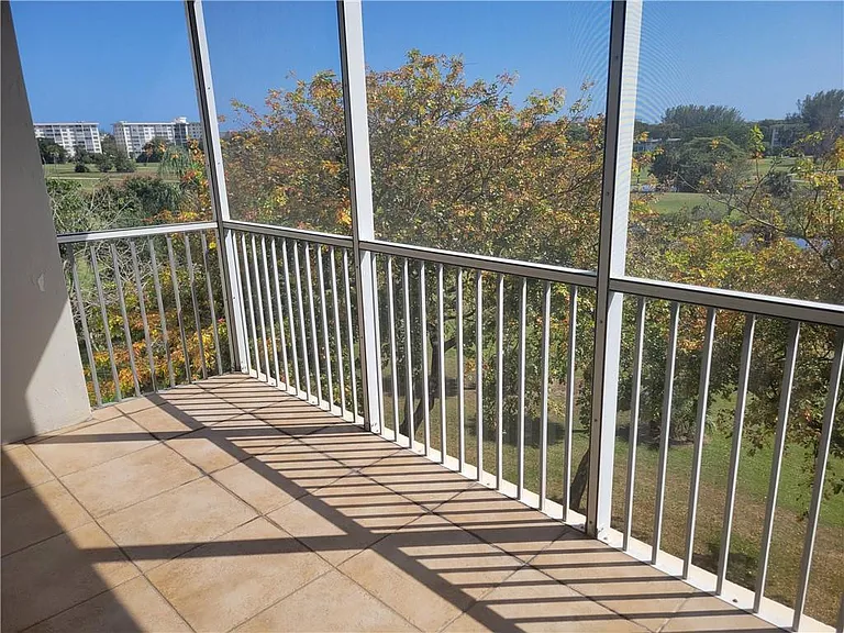 3050 N Palm Aire Dr #508 — Photo 17