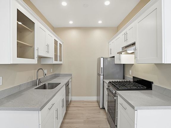 4th image of 1535 Green St #207