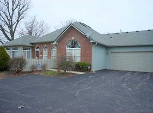 2818 Grand View Ln, Greenwood, IN 46143
