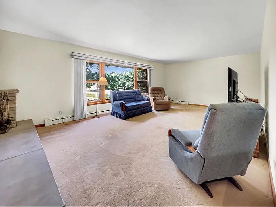 1st image of 22920 Burnham Ave