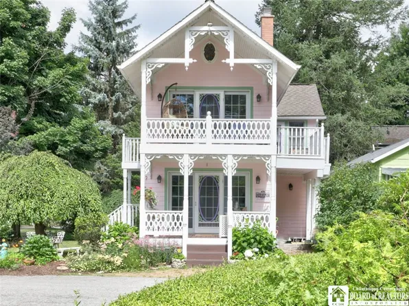 40 Center Ave, Chautauqua, NY 14722