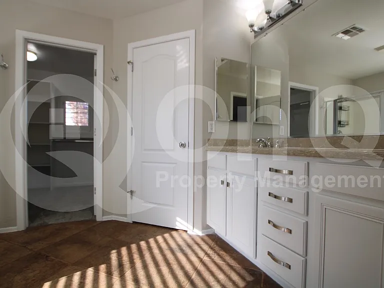 27807 N 59th Dr — Photo 18