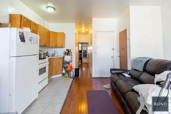 Rented by Bond New York | media 4