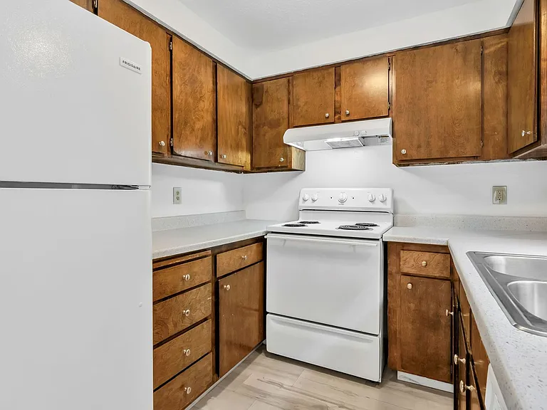 Terra Tempo Condominiums — Photo 25