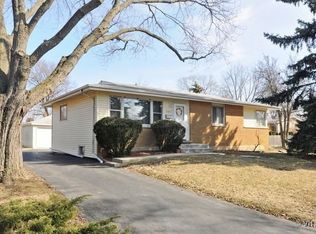 1123 N Wheeling Rd, Mount Prospect, IL 60056