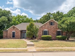 1502 Mission Hills Ln, Corinth, TX 76210