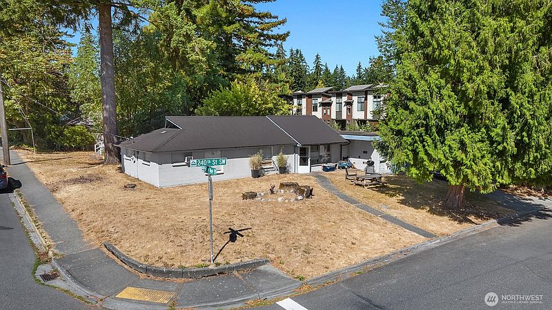 3rd image of 5507 240th Street SW
