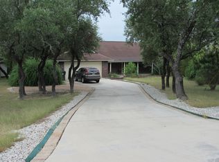 1620 Lake Blf, Canyon Lake, TX 78133