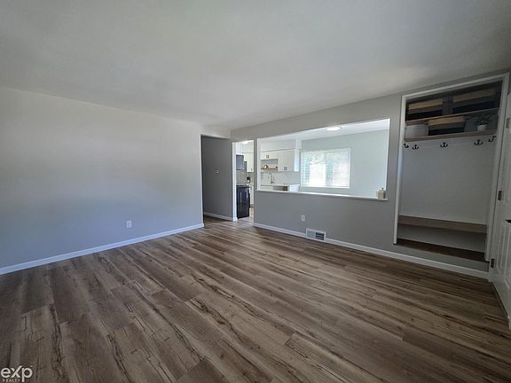 4th image of 29304 Rosebriar St