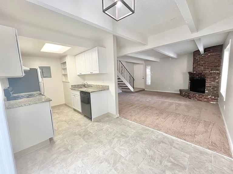 2805 - 2807 H Street - Fireside West — Photo 4