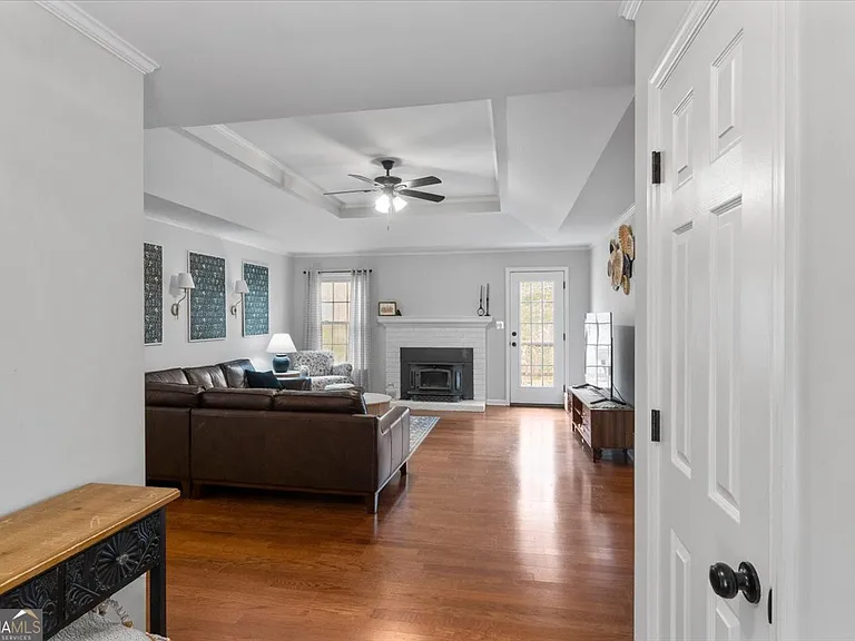 325 Brookstone Dr — Photo 4