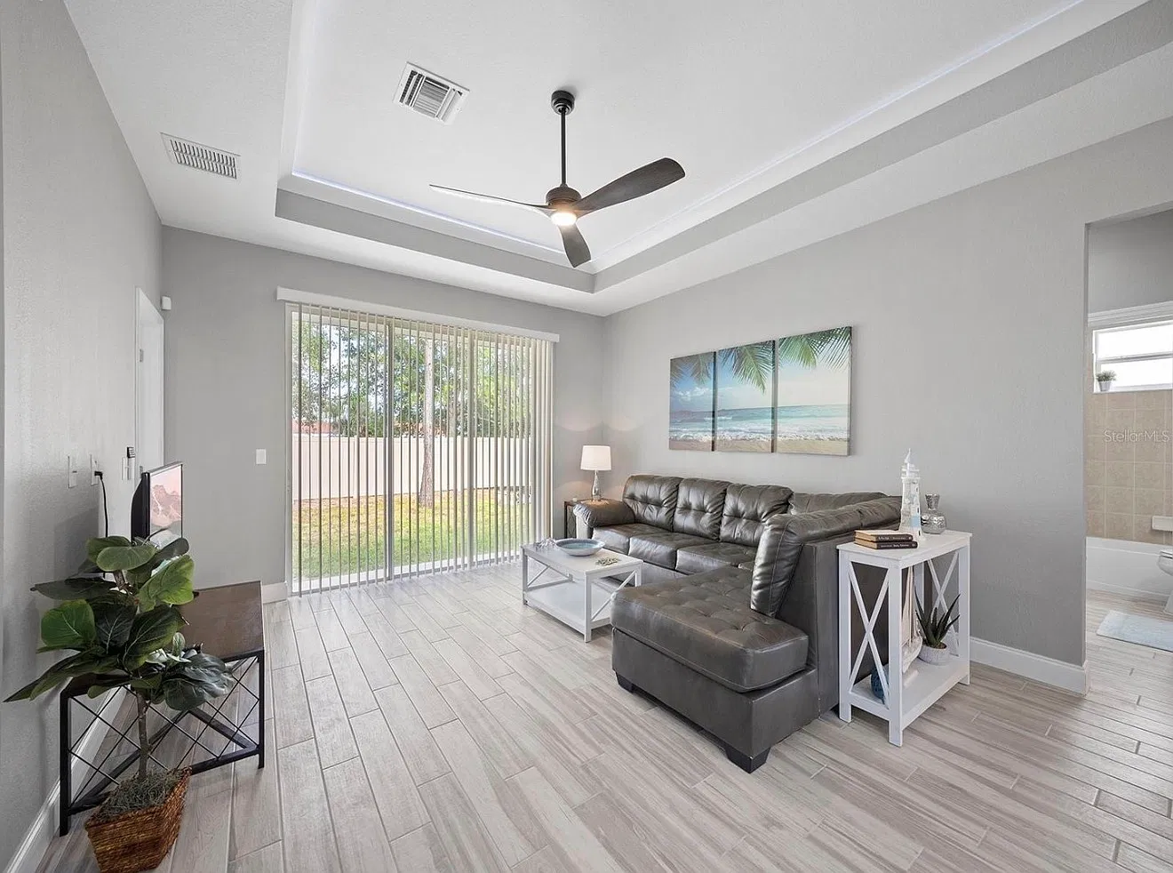 4 bed, 1551 sqft, $2,135 — Photo 3