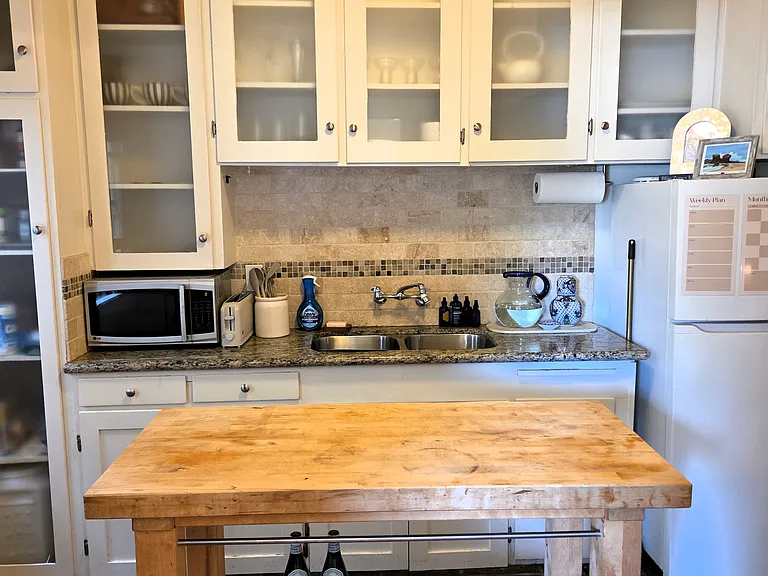 219 Redondo Ave #C — Photo 11