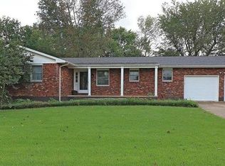 108 Hawthorne Dr, Farmington, MO 63640